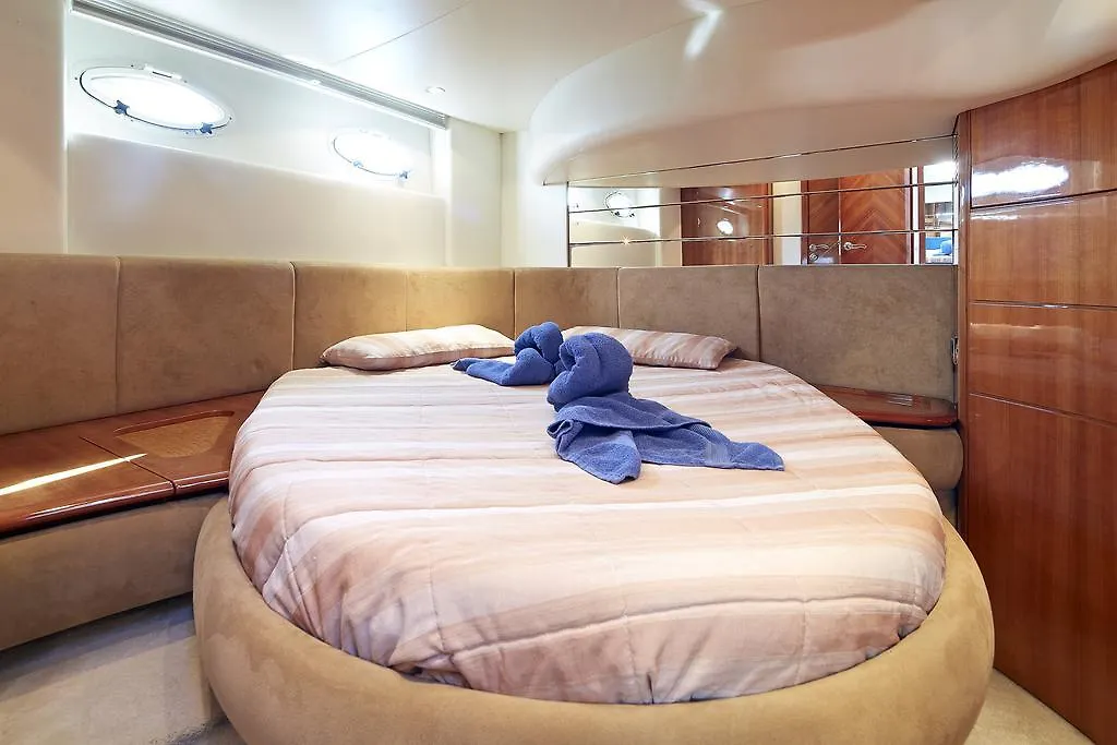 Hôtel La Gavina Boat à Barcelone Bateau-hôtel