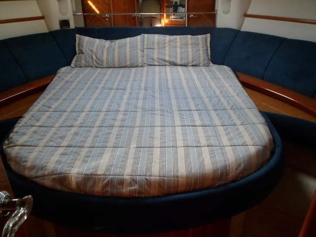 Hôtel La Gavina Boat à Barcelone Bateau-hôtel